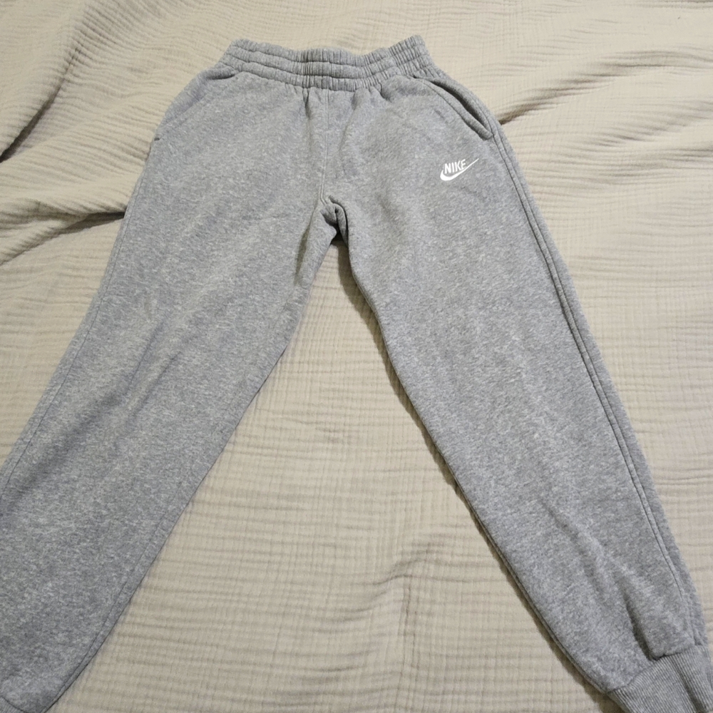 Boys Nike sweatpants size Medium